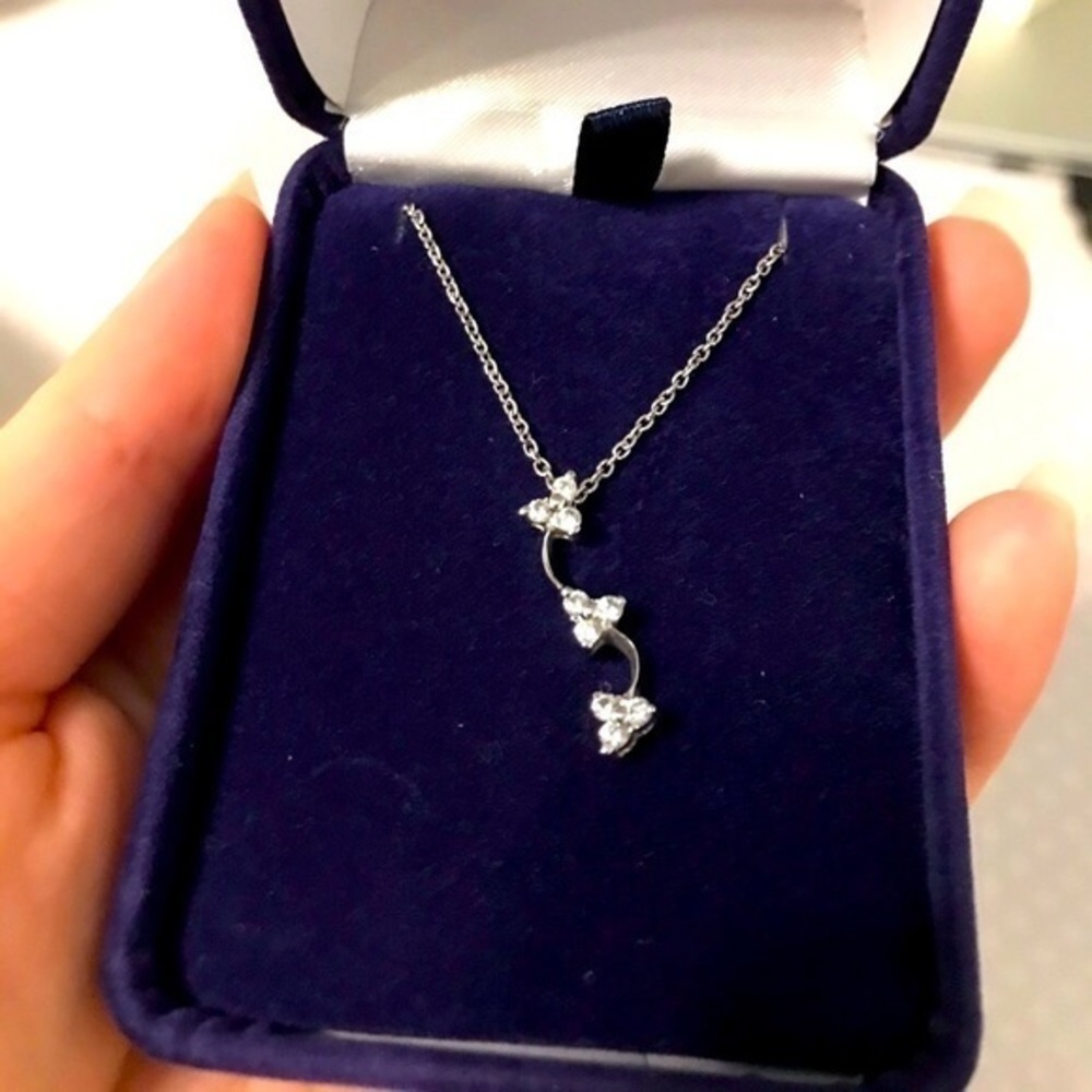 ITALIAN Sterling Silver Trio Lotus Necklace